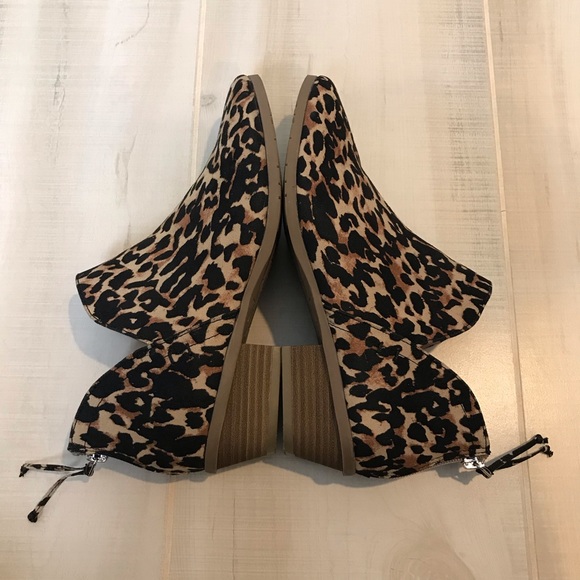 SOLD| Kenneth Cole Reaction Leopard Booties 8.5M - Picture 3 of 8